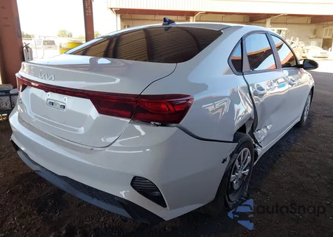 2024 Kia Forte Lx z USA, uszkodzony, nr VIN 3KPF24AD9RE810891